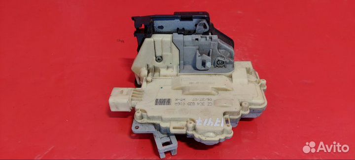 Замок двери задний правый Volkswagen Passat B6