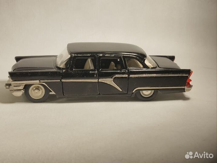 Чайка газ-13. А 15 с ми