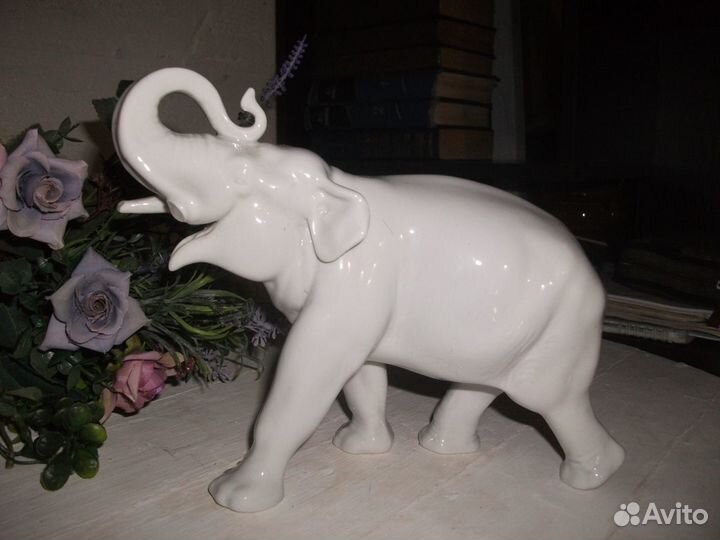 Статуэтка Слон фарфор лфз 1950-е