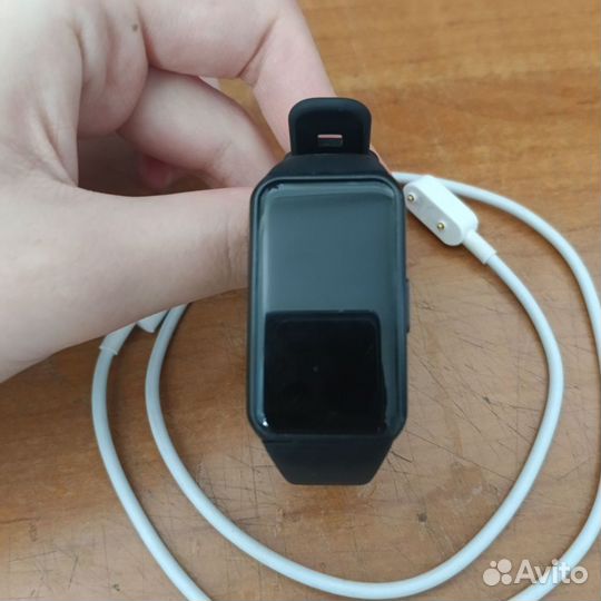 Умные часы honor band 6