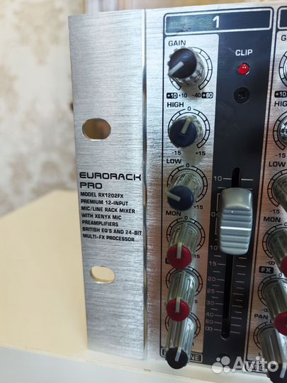 Микшерный Рэковый пульт Behringer