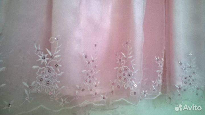 Платье новое,104см