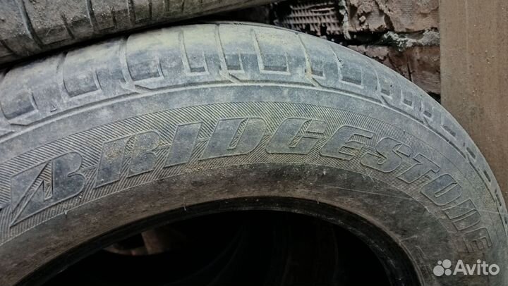 Bridgestone Alenza 001 215/65 R16