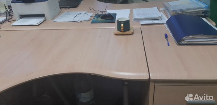 Угловой офисный стол с тумбой