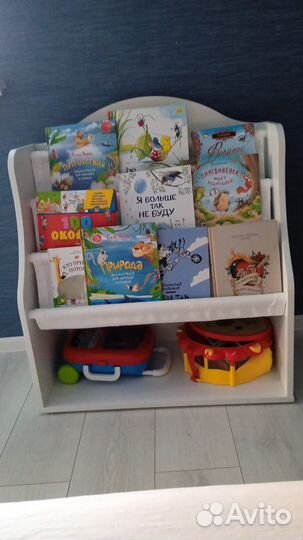 Полка для книг монтессори