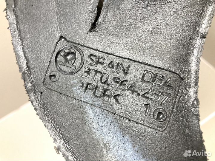 Уплотнитель крыла Skoda Superb 2008-2015