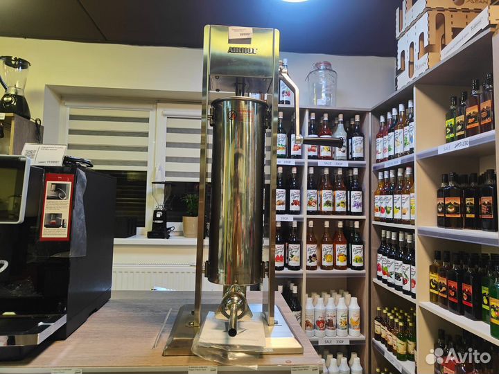 Шприц колбасный в наличии много