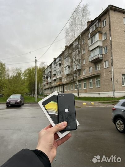 iPhone SE (2020), 64 ГБ