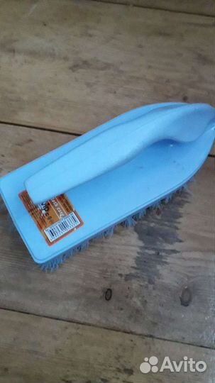 Щетка бытовая