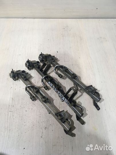 Рейка топливная рампа Ауди А4 Б5 1.6 050133681A