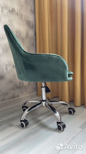 Стул кресло на колесиках