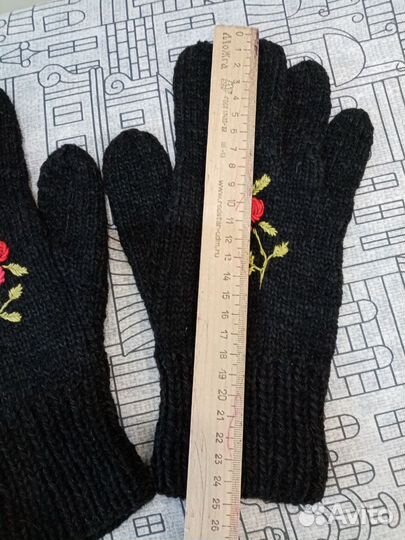 Вязаные женские перчатки