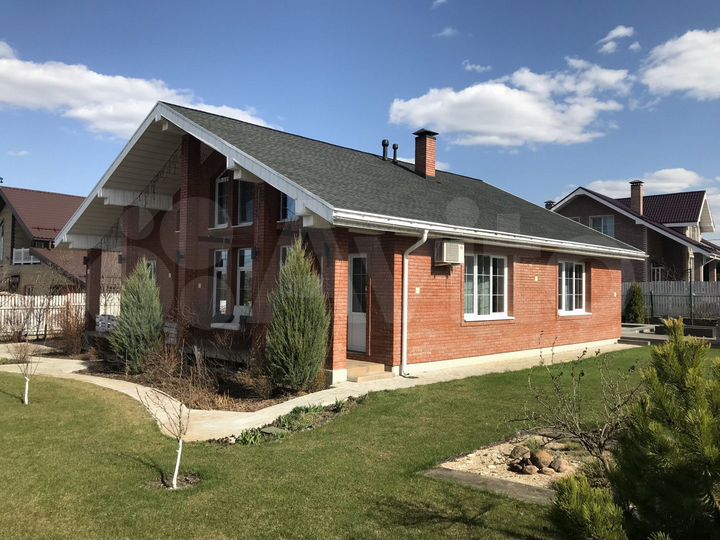 Коттедж 172,1 м² на участке 10 сот.