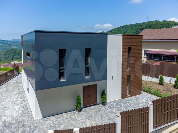 Дом 263,5 м² на участке 8 сот.