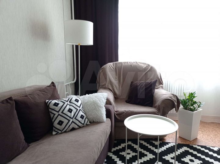 2-к. квартира, 56 м², 1/10 эт.