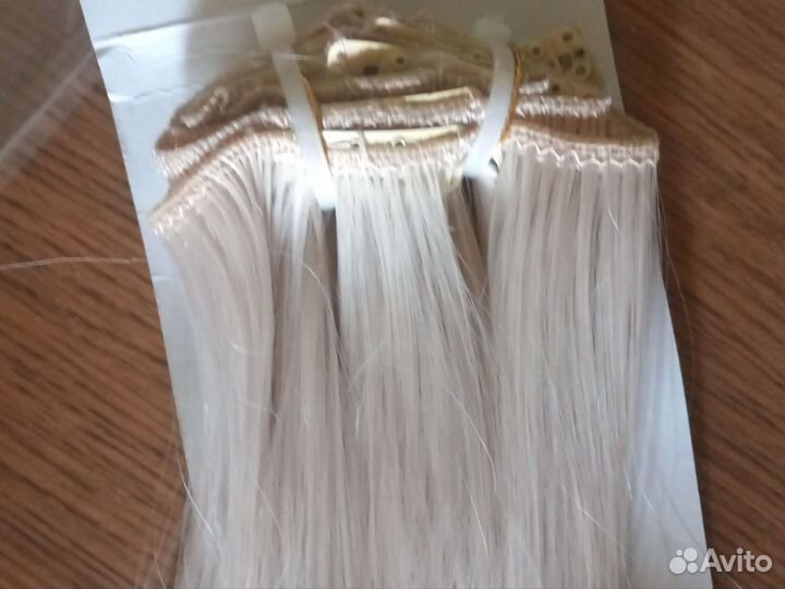 Волосы на заколках блонд