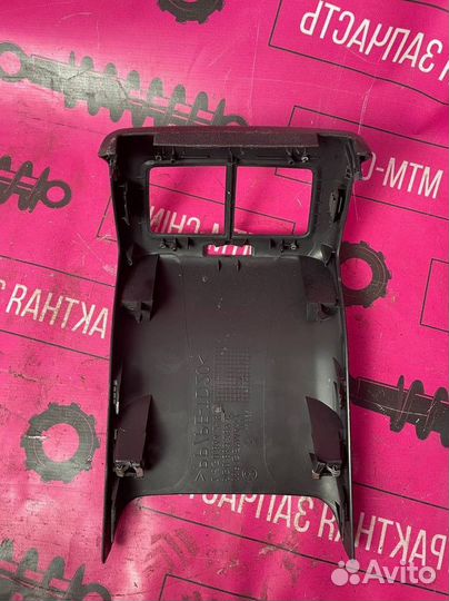 Накладка центральной консоли задняя Volkswagen Golf GTI VII