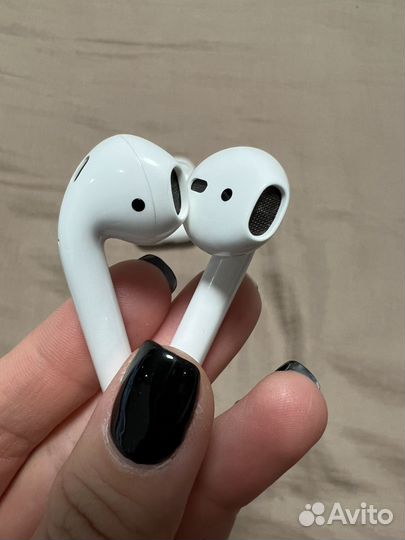 AirPods 2 (2nd Generation)