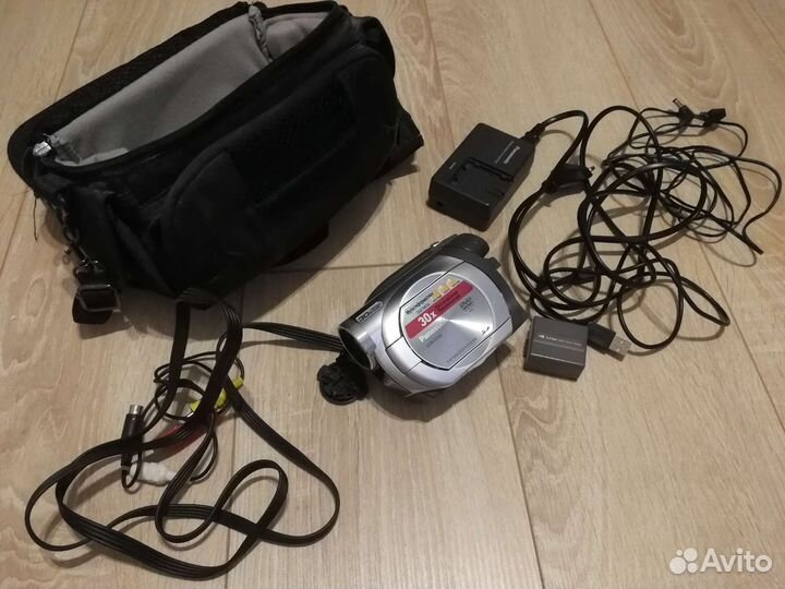 Видеокамера Panasonic VDR-D150