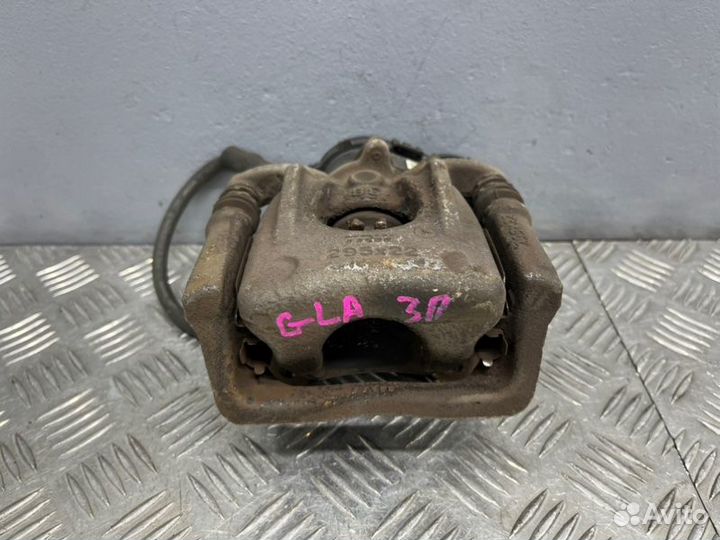 Суппорт задний правый Mercedes Gla X156