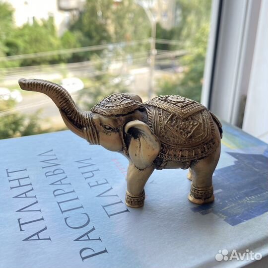 Статуэтка слон