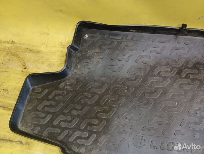 Коврик в багажник Nissan Juke Ниссан жук