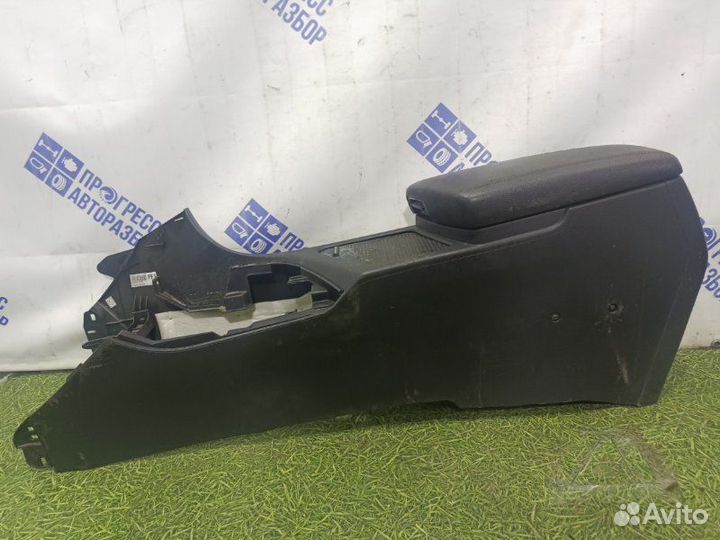 Центральная консоль Kia Optima седан 2.0 G4KD 2012