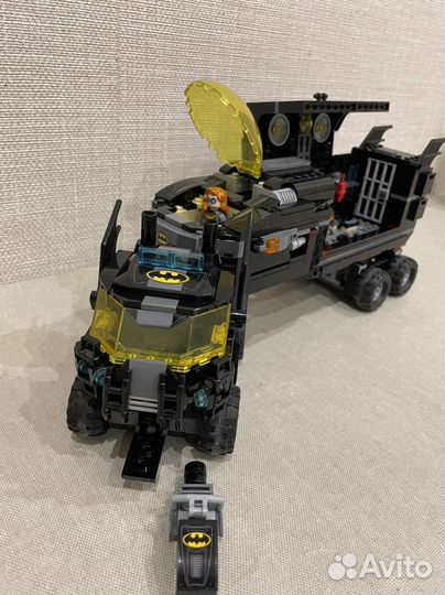 Lego super heroes 76160 мобильная база Бэтмэна