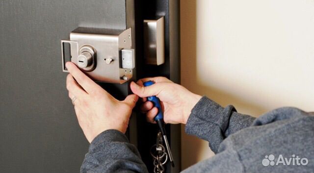 Вскрытие замена ремонт замков ручек личинок