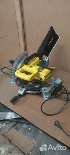 Торцовочная пила stanley