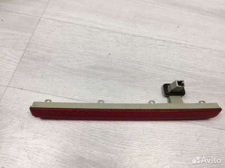 Дополнительный (третий) стоп сигнал крышки