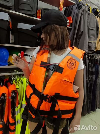 Спасательный жилет