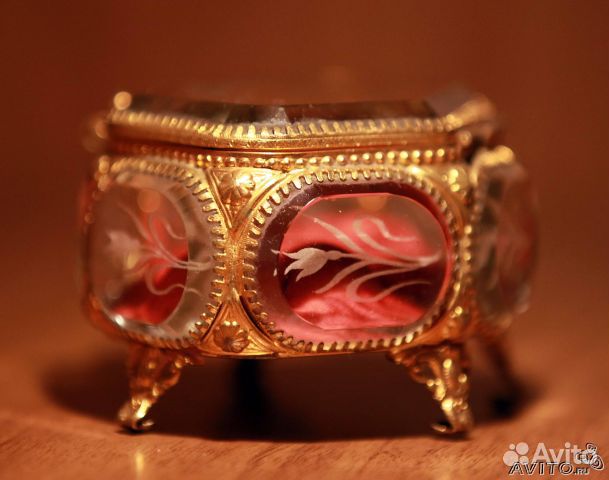 Антикварный ларчик для драгоценностей бижутерии