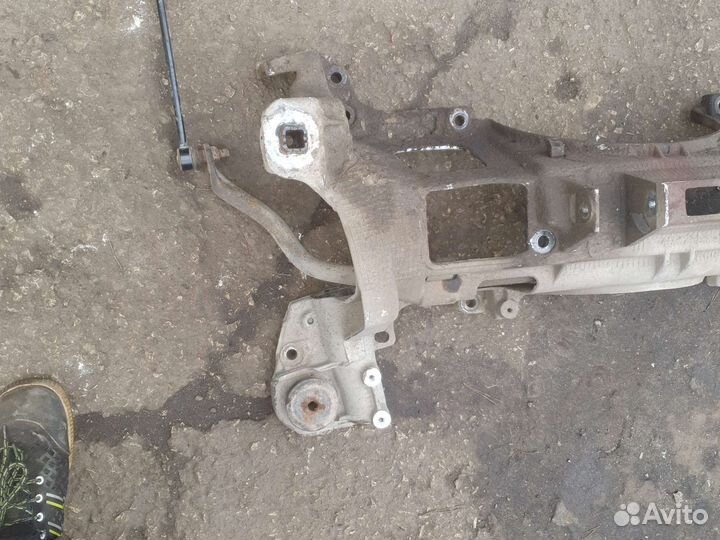 Подрамник Крайслер Вояджер 3 2.4 99 год