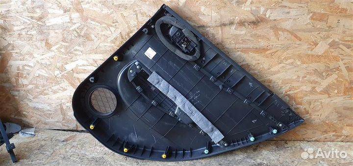 Обшивка двери задней левой Hyundai i20 2008-2014