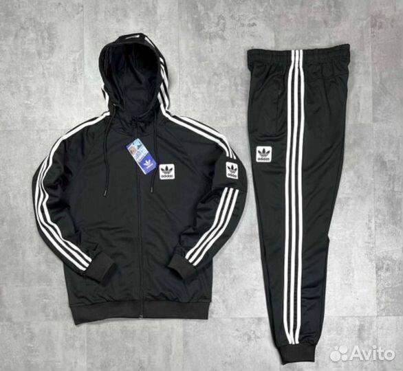 Спортивный костюм adidas