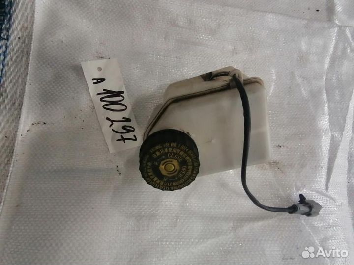 Бачок главного тормозного цилиндра Chery T11 2013