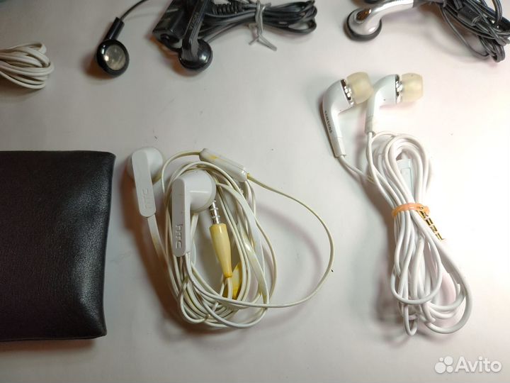 Проводные наушники