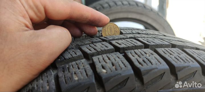 Yokohama Ice Guard IG30 215/45 R17