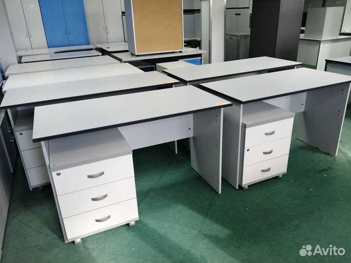 Стол письменный Новый