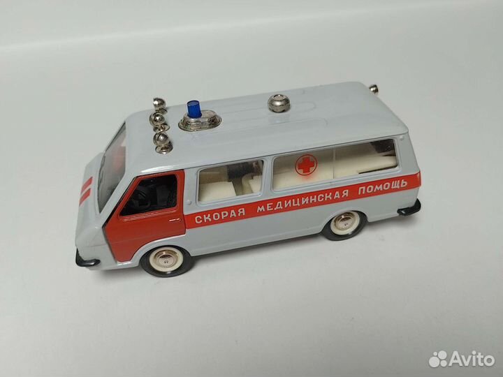 Раф 2203 скорая помощь СССР 1:43