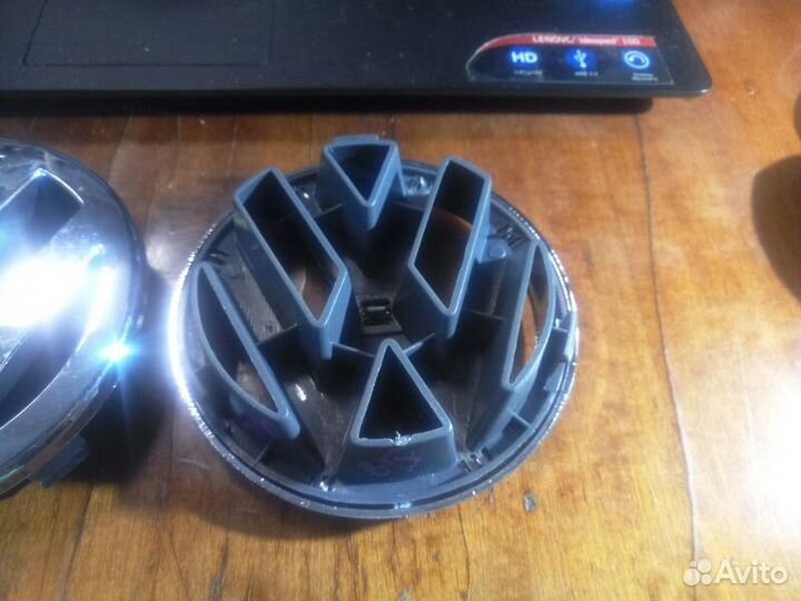 Эмблема Volkswagen Passat B5