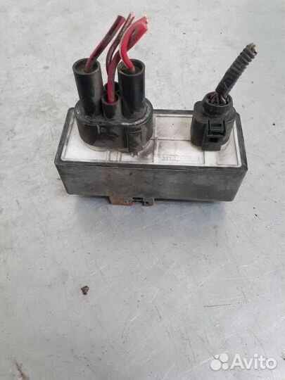 Реле электровентилятора Skoda Roomster 2008
