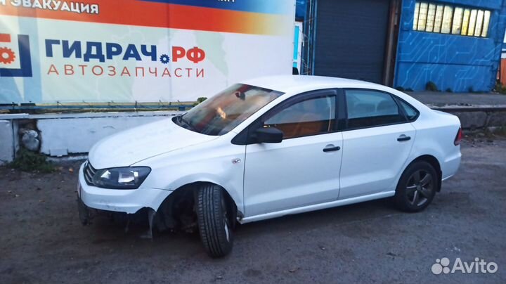 Заглушка двери правая задняя Volkswagen Polo Sedan