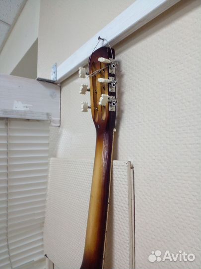 Акустическая гитара