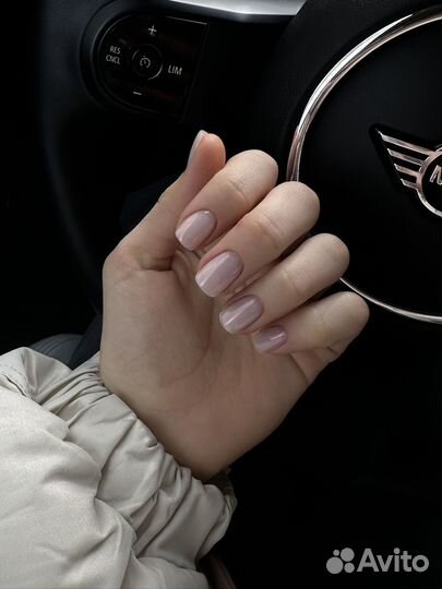 Сопровождение мастера маникюра