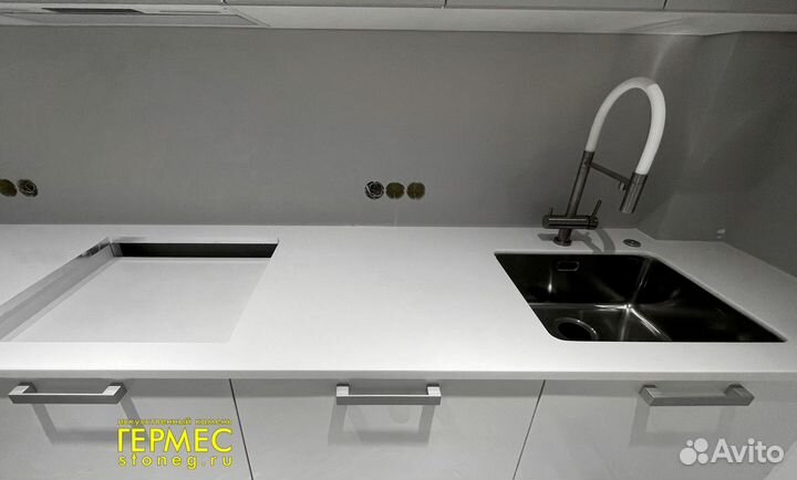 Столешница на кухню из камня м2