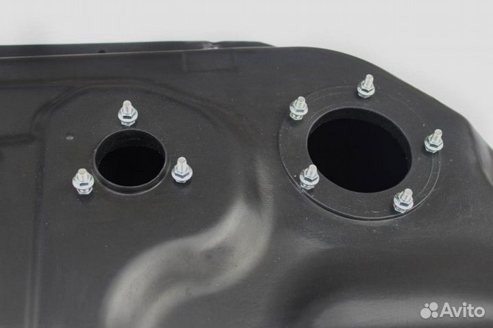 Топливный бак Митсубиси Аутлендер 1