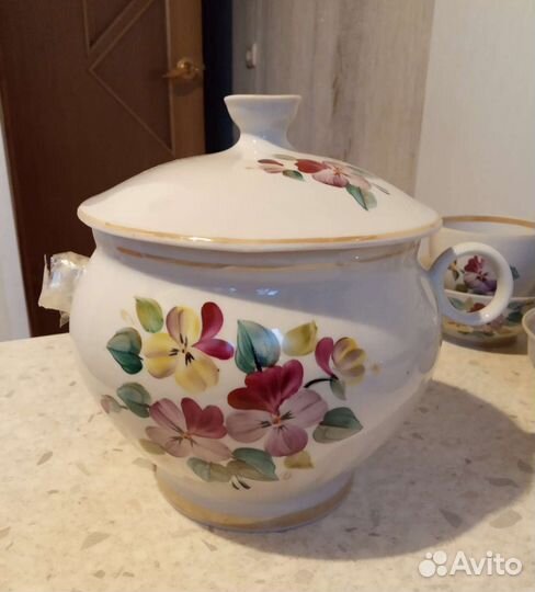 Набор столовой посуды на 4 персоны