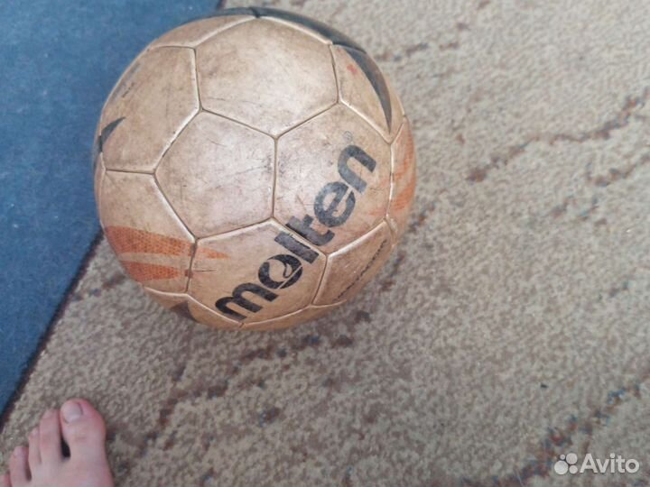 Футбольный мяч